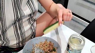 Pregnant GF Masturbates on Webcam