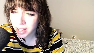 Brunette Solo Webcam Masturbation