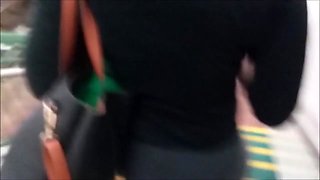 FAT JIGGLY ASS IN SPANDEX(MAJOR VPL!!!!!)