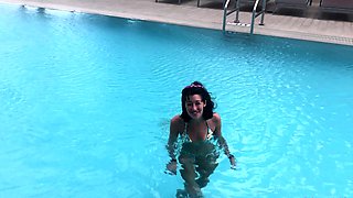 Dirty brunette amateur outdoor facial