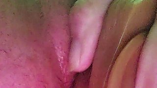 American Cougar plays with her big fat pussy