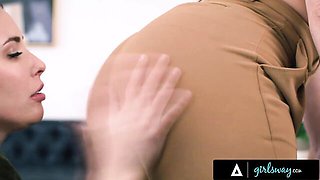 Pussy eating smut with beauteous Casey Calvert and Anna Claire Clouds from Girls Way