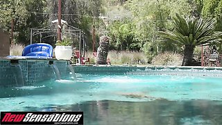 Awesome sideways pose fuck with hot Bree Brooks and Isabel Love