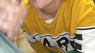 Hot MILF Stepmom Sloppy Blowjob with Cum in Mouth