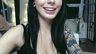 Big boob brunette masturbates on webcam