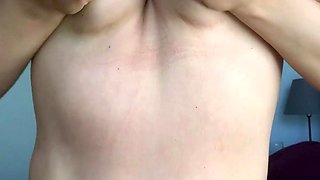 AMATEUR CHUBBY PLAYS WITH PUSSY BIG BOOBS