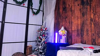 Asian amateur with white stockings toy fucking her clit