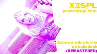 Queen's blonde latex porn by XES.PL