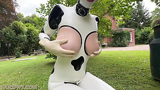 Latex Hucows' Outdoor Fetish Passion in Heat