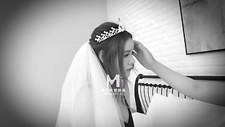 MD-0226 Young bride has sex with ex-boyfriend on the eve of marriage
