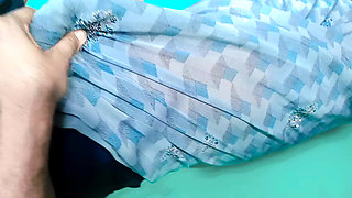 Cute Saree Bhabhi (outdor Sex) Gets Naughty with Her Devar for Rough and Hard Sex During Massage on Her Back. Beautiful Bhabhi