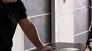 I Seduce My Stepbrother Until I Convince Him to Fuck Me.