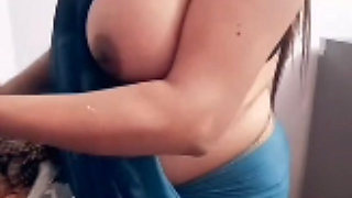 Desi kitchen time Muslim girl Pakistani boobgirl Pakistani hijab girl Pakistani desi boobs hot boobs sexy boobs nipple hot girl