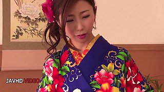 Sultry JAV Star in Kimono Gives Tempting Gargle Job on Webcam