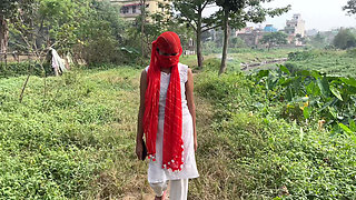 Pussy Flashung in Jungle and Couple Sex