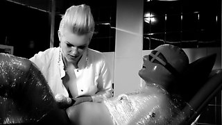 Amateur Blonde Fisting Her Ass