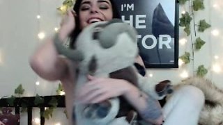 Brunette Couch Webcam Solo Fun Masturbating