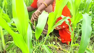 Sonam Puts A Finger In Her Pussy In The Field