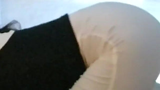 MILF with a Gorgeous Body Gives a Blowjob and Cums in Her Mouth