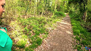 Italian Girl Gets Her Pussy Licked Well in Camporella and Gives a Blowjob